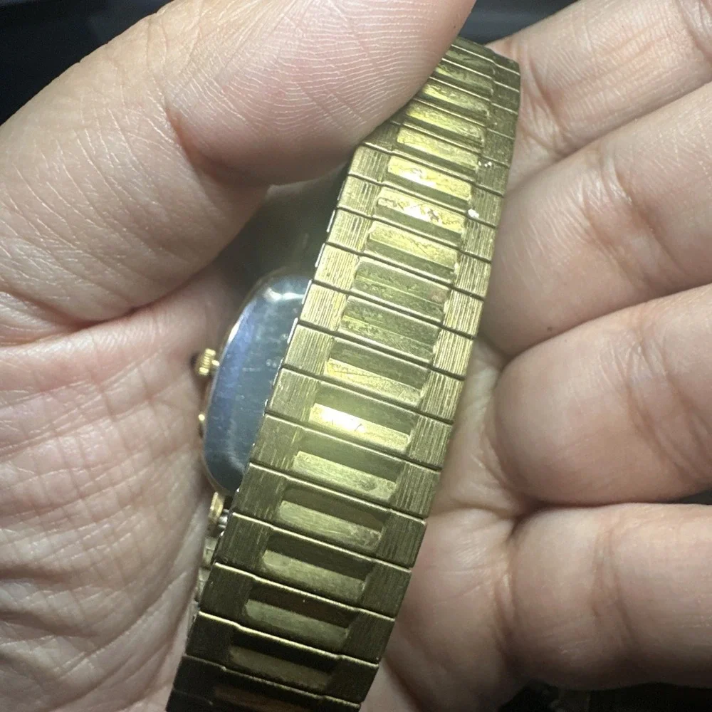 Working VTG 1980s Timex Q Day-Date Gold Tone Men's Watch Quartz 32mm Fit 7in Run